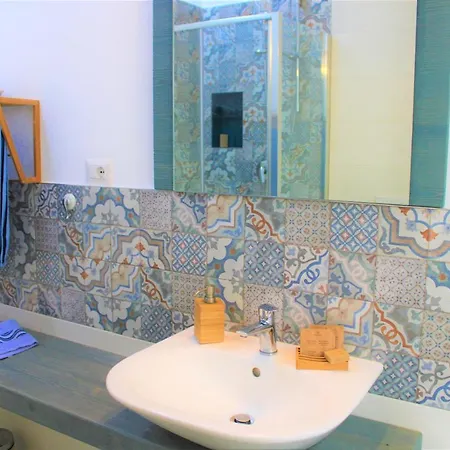 Alma Guest house *